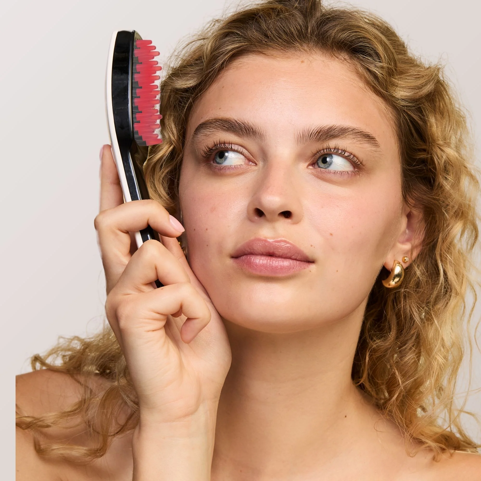 Brosse LED intensive stimulant la pousse des cheveux : réduit la chute